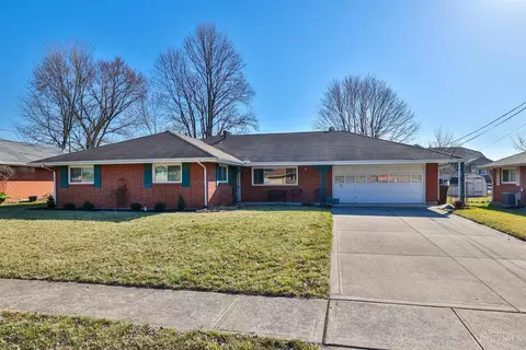 906 Birchwood Dr, Lebanon, OH 45036