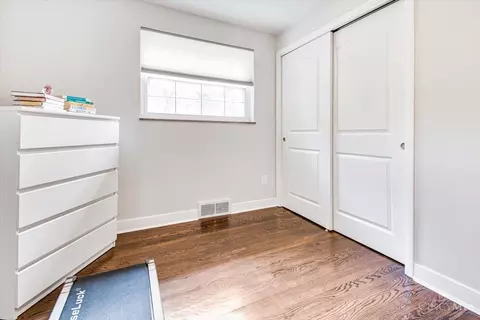 Bedroom - 10080 Zig Zag Rd, Montgomery, OH 45242 photo 2 of 5