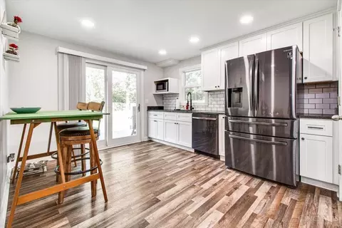 Kitchen - 10080 Zig Zag Rd, Montgomery, OH 45242 photo 4 of 4