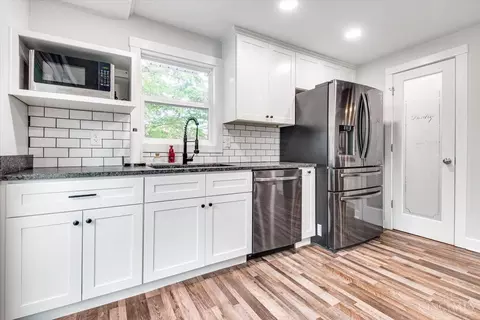 Kitchen - 10080 Zig Zag Rd, Montgomery, OH 45242 photo 3 of 4