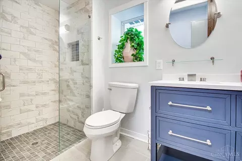 Bath - 10080 Zig Zag Rd, Montgomery, OH 45242 photo 3 of 4