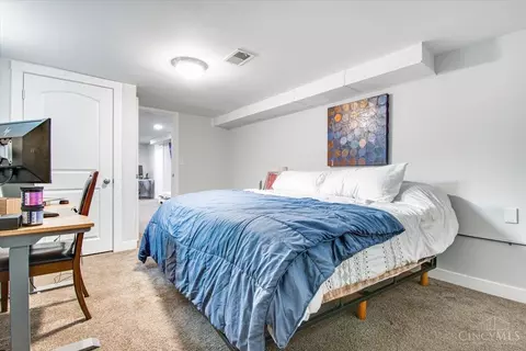 Bedroom - 10080 Zig Zag Rd, Montgomery, OH 45242 photo 5 of 5