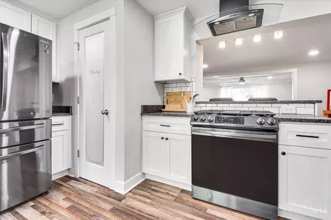 Kitchen - 10080 Zig Zag Rd, Montgomery, OH 45242 photo 2 of 4