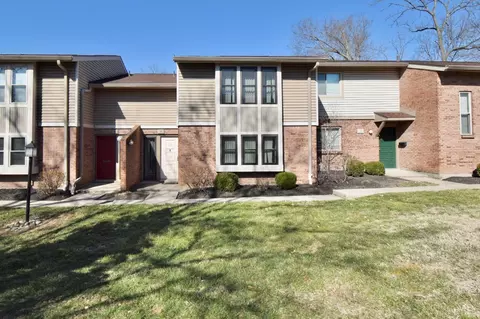 15 Aspen Ct, Springdale, OH 45246