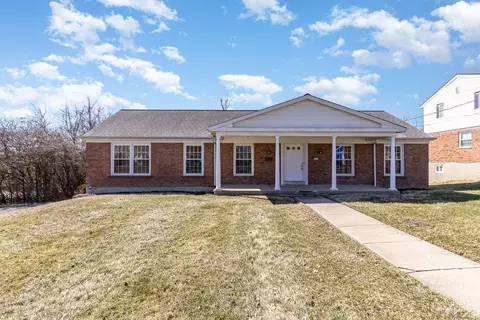 2747 Cyclorama Dr, Cincinnati, OH 45211 photo 4