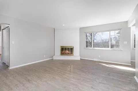 2747 Cyclorama Dr, Cincinnati, OH 45211 photo 9