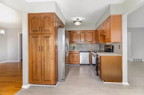 2747 Cyclorama Dr, Cincinnati, OH 45211 photo 15