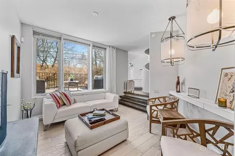 Living - 1255 Ida St, Cincinnati, OH 45202 photo 2 of 4