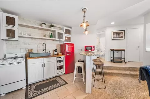 Kitchen - 1255 Ida St, Cincinnati, OH 45202 photo 6 of 7