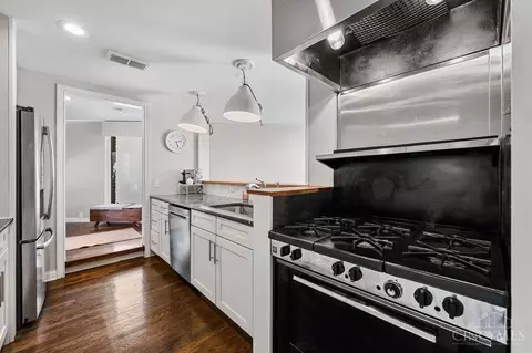 Kitchen - 1255 Ida St, Cincinnati, OH 45202 photo 2 of 7