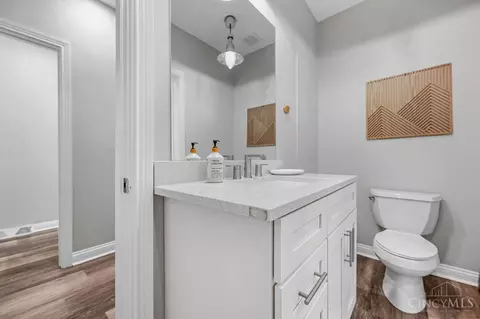 Entry Way - 1255 Ida St, Cincinnati, OH 45202 photo 3 of 5