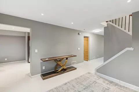 Entry Way - 505 Arbor Pl, Cincinnati, OH 45255 photo 2 of 2