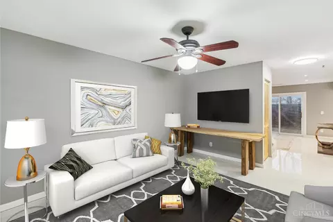 Living - 505 Arbor Pl, Cincinnati, OH 45255 photo 2 of 3