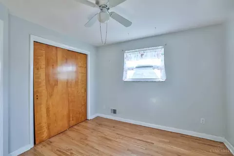 Bedroom - 9134 Dry Fork Rd, Harrison, OH 45030 photo 2 of 4