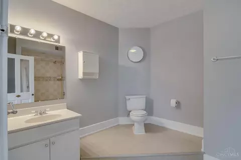 309 Emming St, Cincinnati, OH 45219 photo 34