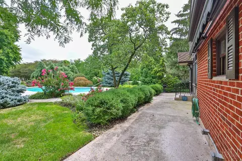 Exterior - 9844 Zig Zag Rd, Montgomery, OH 45242 photo 5 of 21