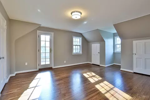 Bedroom - 9844 Zig Zag Rd, Montgomery, OH 45242 photo 3 of 4
