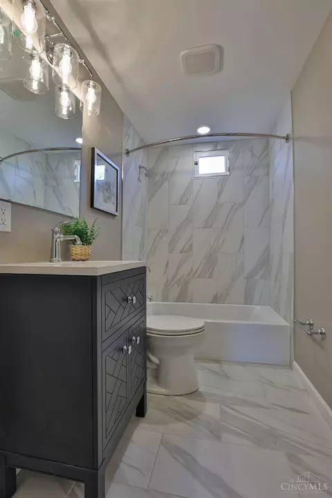 Bath - 9844 Zig Zag Rd, Montgomery, OH 45242 photo 4 of 4