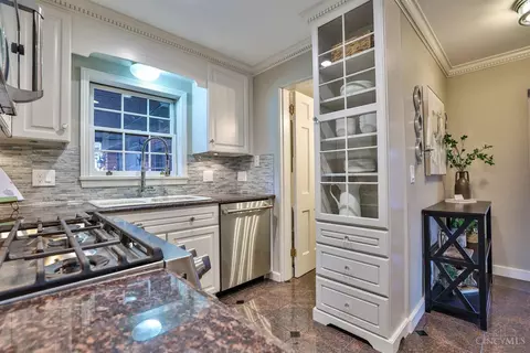 Kitchen - 9844 Zig Zag Rd, Montgomery, OH 45242 photo 2 of 2