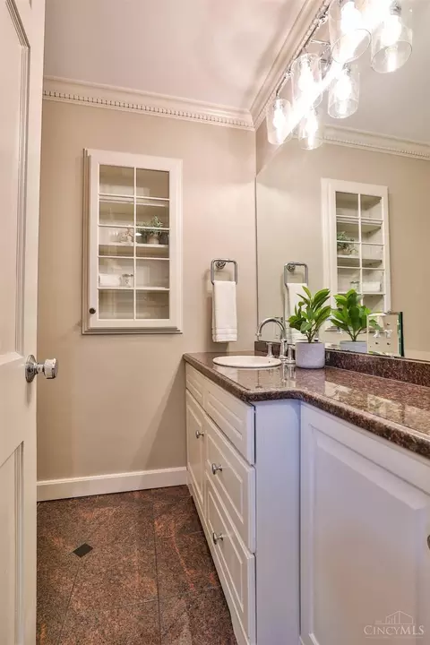 Bath - 9844 Zig Zag Rd, Montgomery, OH 45242 photo 3 of 4