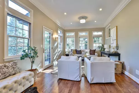 Living - 9844 Zig Zag Rd, Montgomery, OH 45242 photo 3 of 5