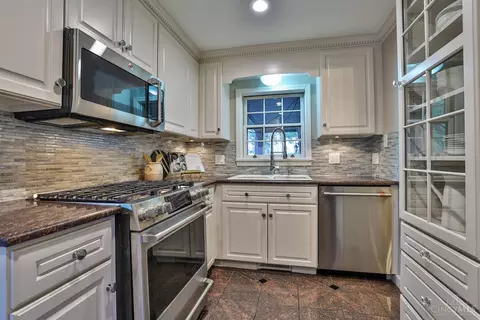 Kitchen - 9844 Zig Zag Rd, Montgomery, OH 45242 photo 1 of 2