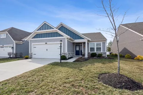 7637 Watercrest Ct, Maineville, OH 45039