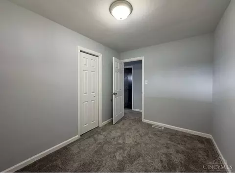 844 Hawthorne Dr, Cincinnati, OH 45245 photo 10