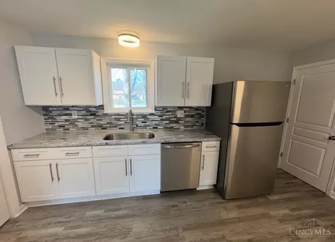 844 Hawthorne Dr, Cincinnati, OH 45245 photo 6