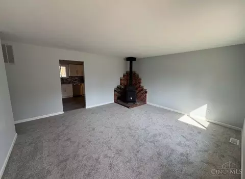 844 Hawthorne Dr, Cincinnati, OH 45245 photo 9