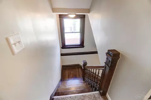 Entry Way - 3467 Hudson Ave, Cincinnati, OH 45207 photo 4 of 7