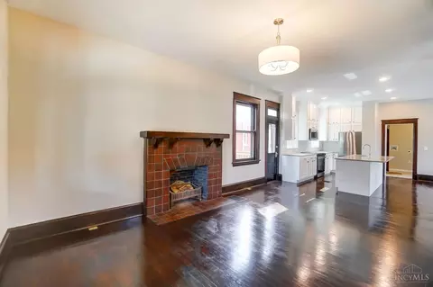 Living - 3467 Hudson Ave, Cincinnati, OH 45207 photo 3 of 10