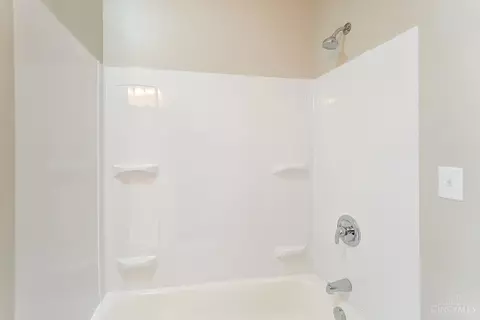 Bath - 3467 Hudson Ave, Cincinnati, OH 45207 photo 7 of 7