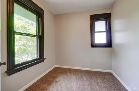 Bedroom - 3467 Hudson Ave, Cincinnati, OH 45207 photo 2 of 7
