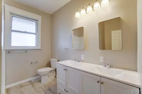 Bath - 3467 Hudson Ave, Cincinnati, OH 45207 photo 2 of 7