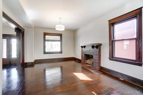 Living - 3467 Hudson Ave, Cincinnati, OH 45207 photo 1 of 10