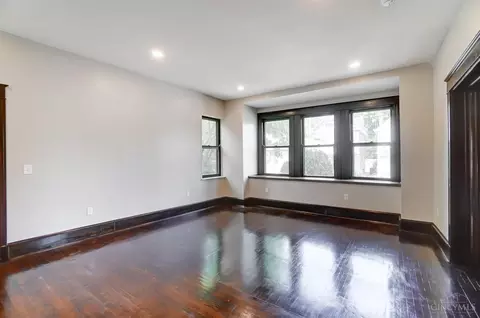 Living - 3467 Hudson Ave, Cincinnati, OH 45207 photo 6 of 10