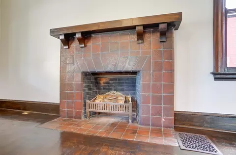 Living - 3467 Hudson Ave, Cincinnati, OH 45207 photo 4 of 10