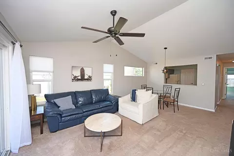 Living - 3989 Maplecove Ln, Cincinnati, OH 45255 photo 4 of 5