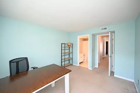 Bedroom - 3989 Maplecove Ln, Cincinnati, OH 45255 photo 7 of 8