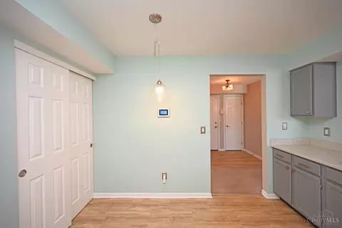 Entry Way - 3989 Maplecove Ln, Cincinnati, OH 45255 photo 4 of 4