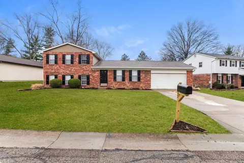8727 Schoolhouse Pl, Maineville, OH 45039