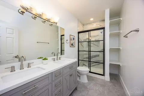 Bath - 4044 Eastern Ave, Cincinnati, OH 45226 photo 1 of 8