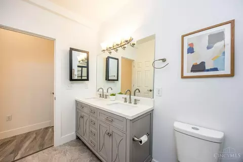 Bath - 4044 Eastern Ave, Cincinnati, OH 45226 photo 2 of 8