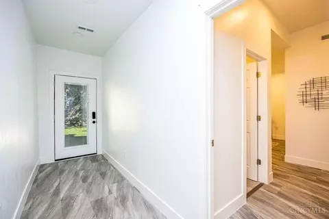 Entry Way - 4044 Eastern Ave, Cincinnati, OH 45226 photo 1 of 4