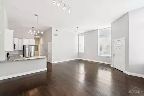 Living - 2600 Hackberry St, Cincinnati, OH 45206 photo 1 of 9