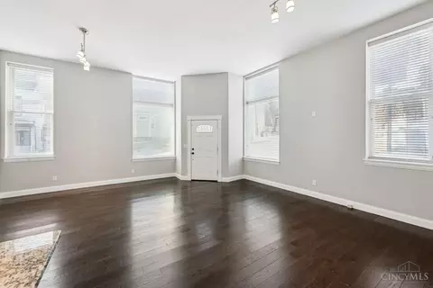 Living - 2600 Hackberry St, Cincinnati, OH 45206 photo 2 of 9