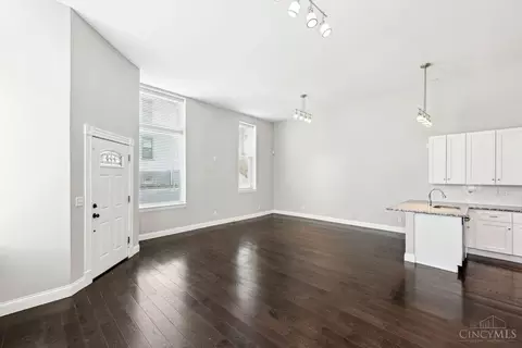 Living - 2600 Hackberry St, Cincinnati, OH 45206 photo 4 of 9