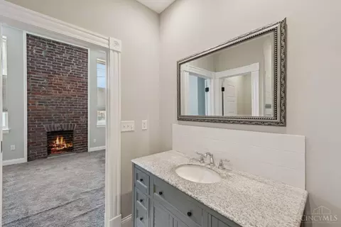 Bath - 2600 Hackberry St, Cincinnati, OH 45206 photo 3 of 5