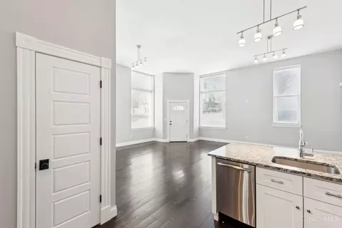 Living - 2600 Hackberry St, Cincinnati, OH 45206 photo 8 of 9